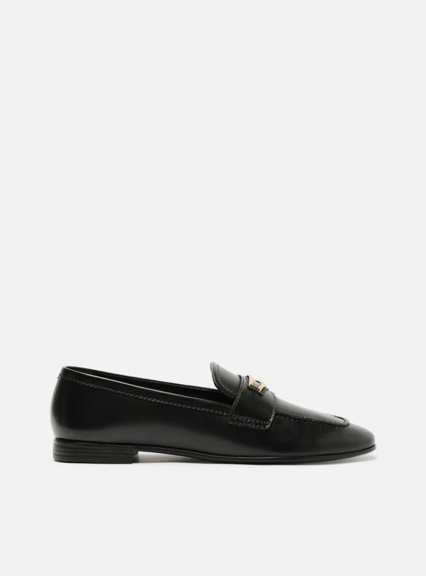 Mocassim Preto Couro Tira Metal