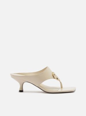 Sand?lia Branca Couro Salto Kitten Thong Metal