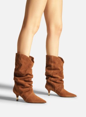 Bota Marrom Camur?a Cano M?dio Salto Fino Slouch